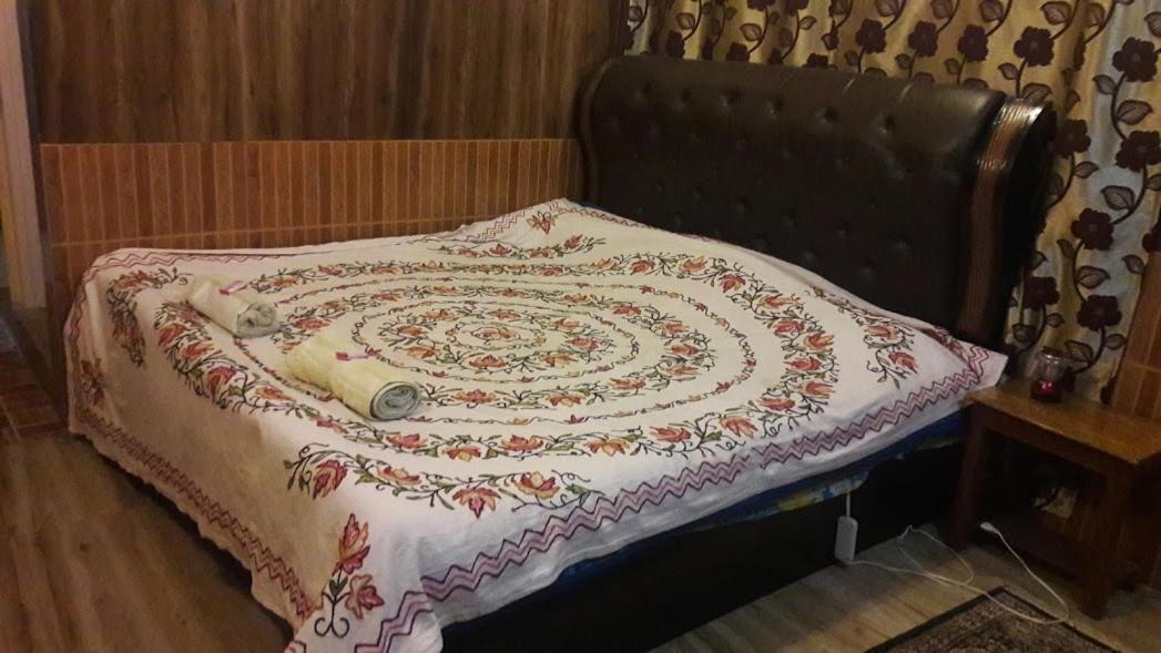 Blooming Dale Hotel Srīnagar المظهر الخارجي الصورة